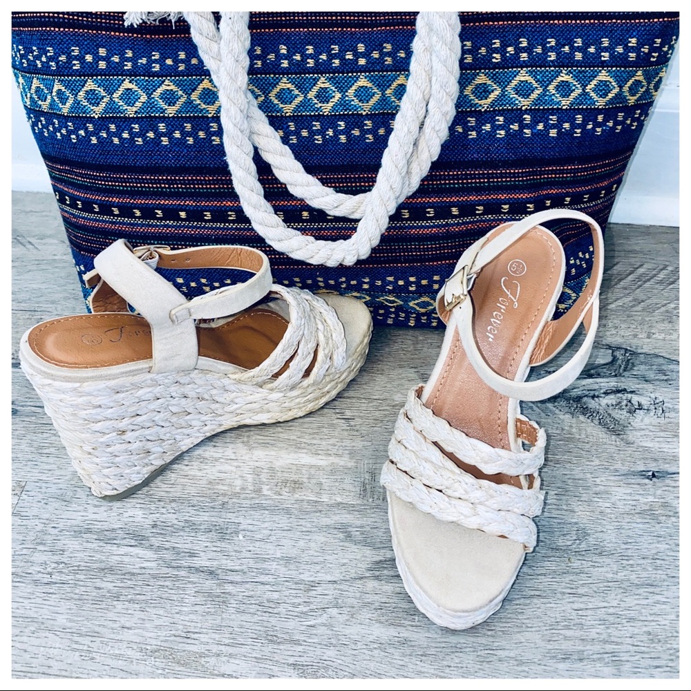 FABULOUS COMFORTABLE WEDGES - Picture 4 of 11